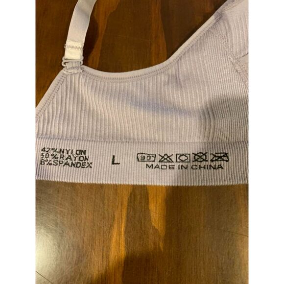 Women's Size Large Violet Bra Comfort Stretch 3 Hook Removeable Pads Purple EUC - Picture 3 of 3